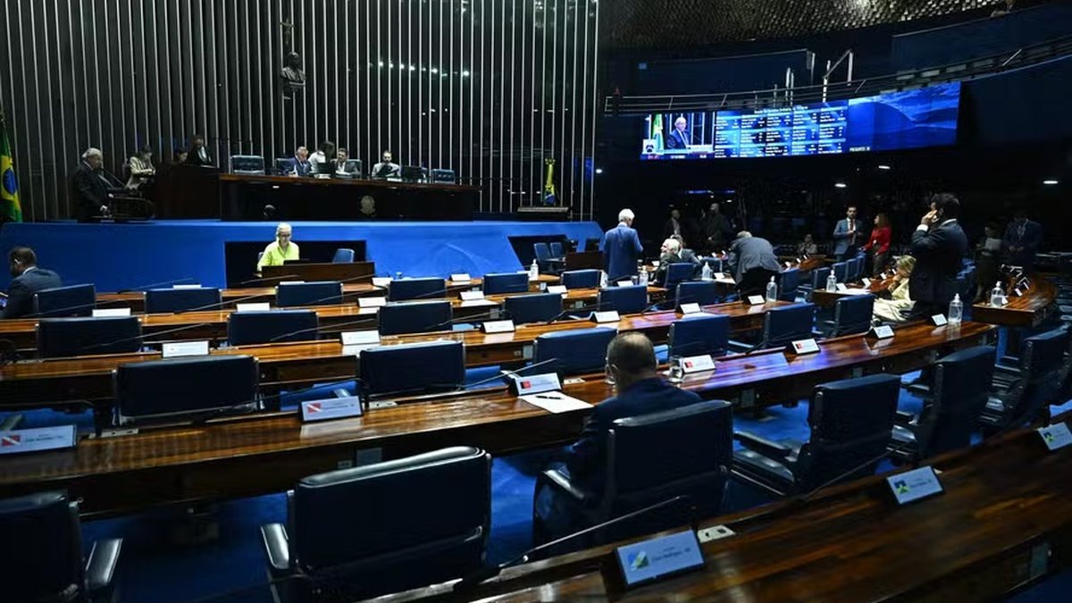 Senado aprova projeto que aumenta penas e criminaliza uso de IA para violência sexual contra crianças